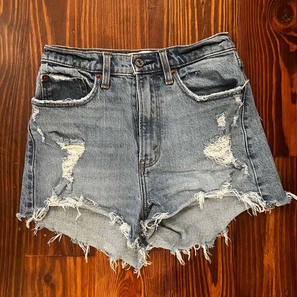 ABERCROMBIE & FITCH High Rise Mom Jean Shorts Curve Love Denim - Picture 2 of 10